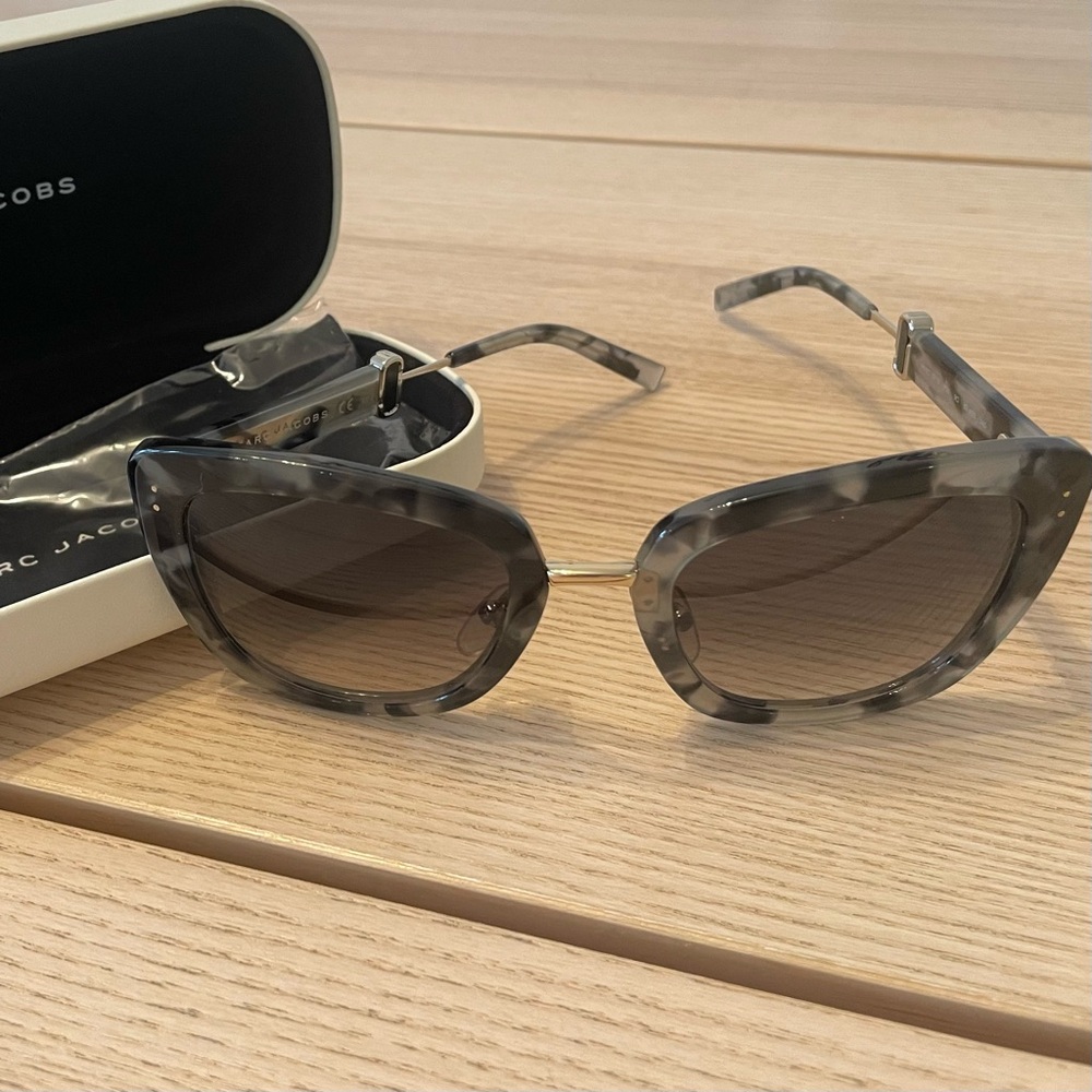 Marc Jacobs Gray Cat-Eye Sunglasses
